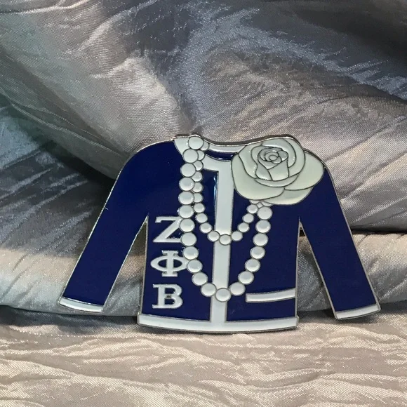 Blue and White Enamel Brooch with Pearl Accents - ZETA inspired - Picture 2 of 3